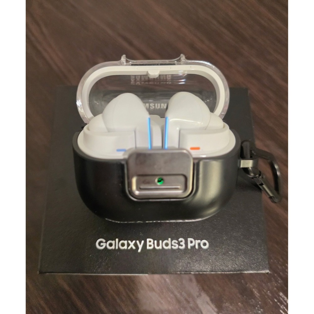 Samsung Galaxy Buds3 Pro White Wireless Earbuds with Protective Case and Box - Picture 2 of 3